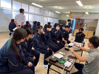 【医療福祉科】認知症サポーター養成講座、福祉機器・介護体験